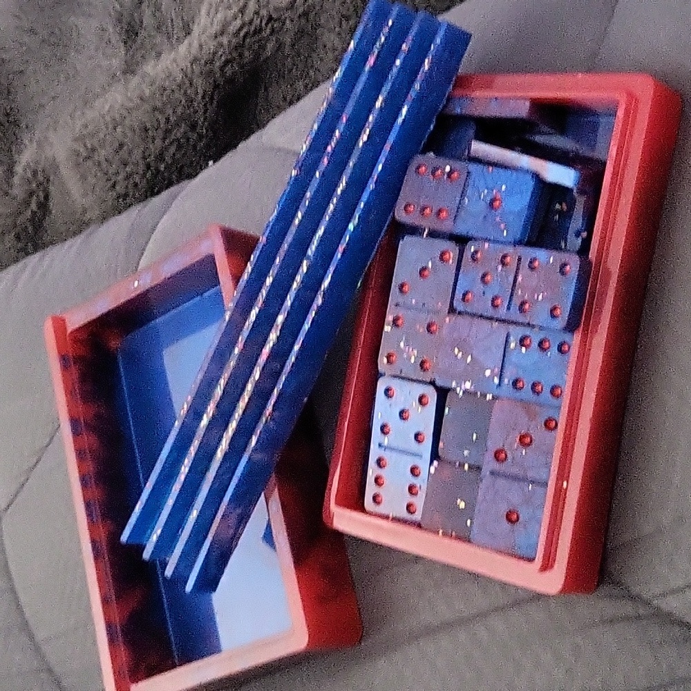 Dominoes